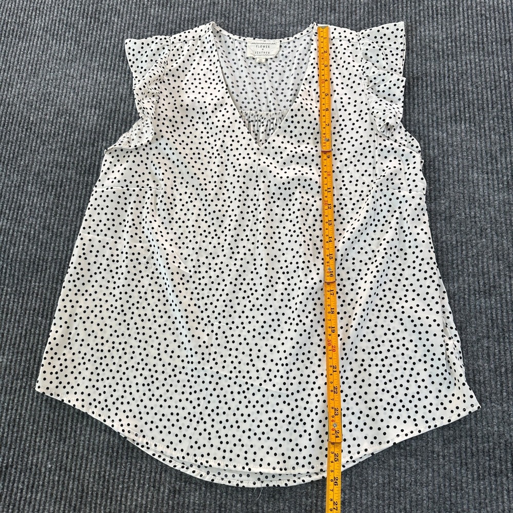 Flower & Feather Polka Dot Ruffle Shoulder Blouse Top Size M White Black V-Neck - Picture 8 of 10